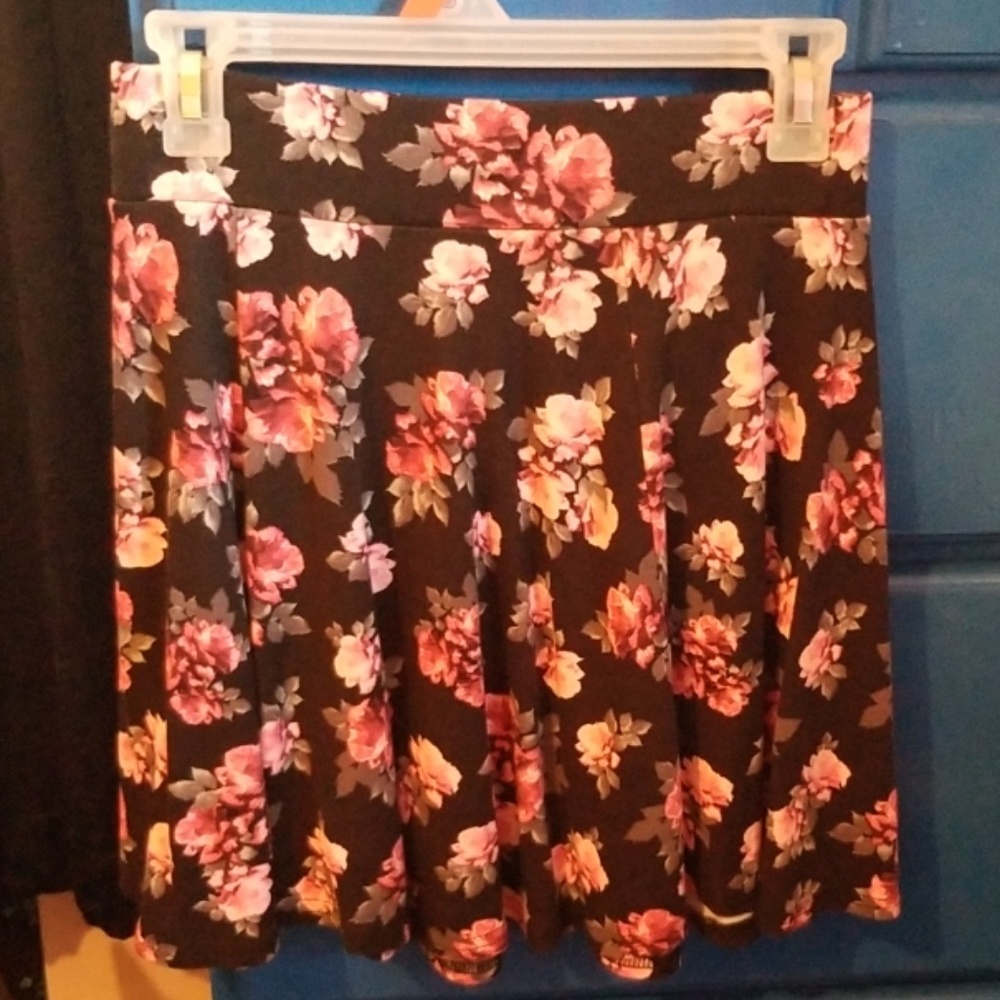 3/$20! Floral Ruffle Skirt